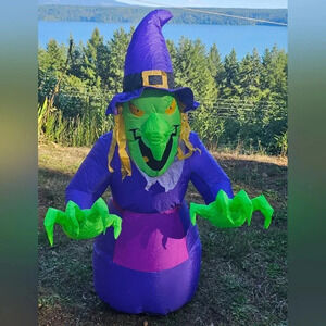 Gemmy Airblown Inflatable 4ft Halloween Scary Witch